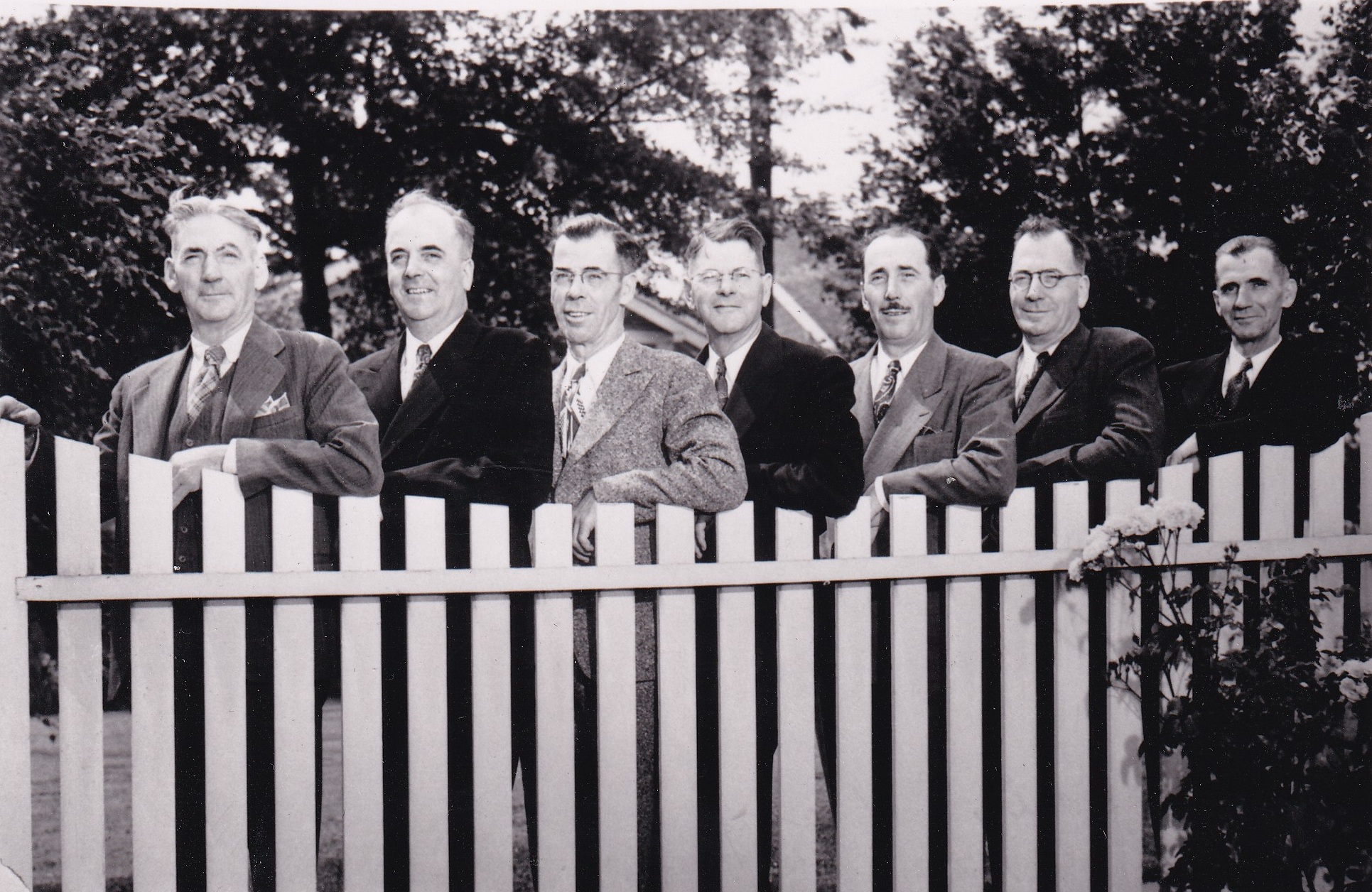 Photograph of Davis brothers Charles, John, Robert, Amos, Ben, Goodwin, and Thomas.
