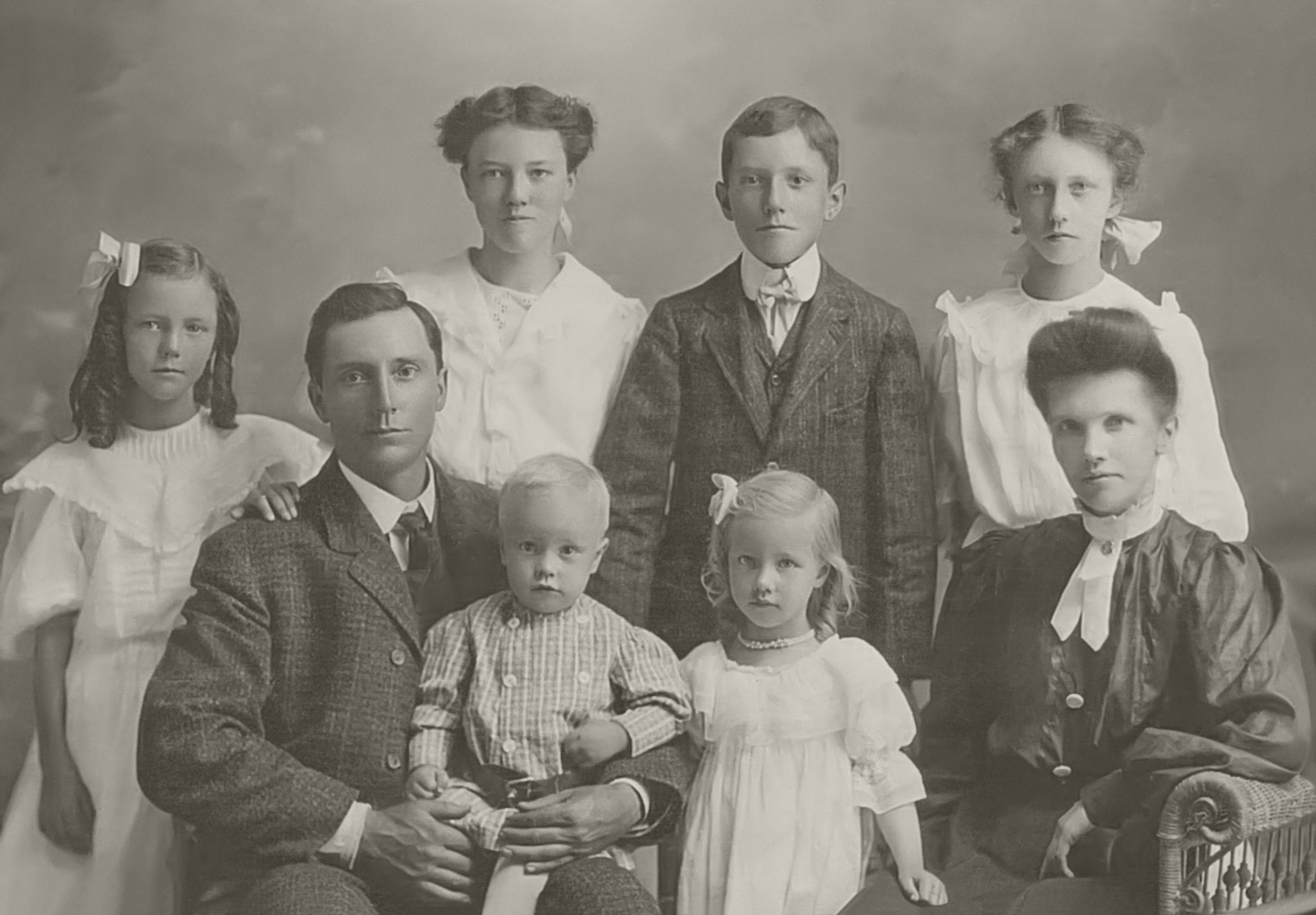 Thomas Nelson Simpson and Emeline Cora Hethcot Simpson family photograph